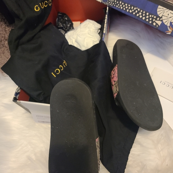 Authentic Gucci Slides - Picture 5 of 7